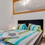 Comfortable Apartment In Zell Am See Near Forest Apartment
